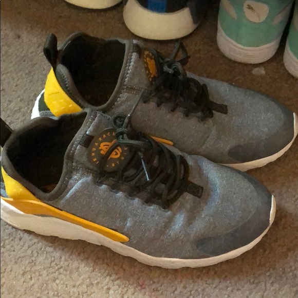 mustard color huaraches